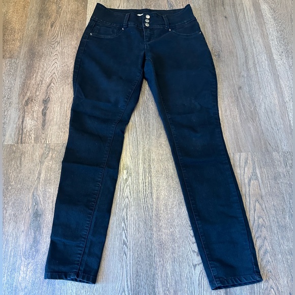 Ladies Royalty For Me Jeans - Picture 6 of 9